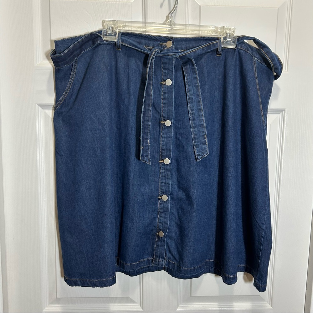 Blue Denim A-line Knee-length Skirt with Tie Belt